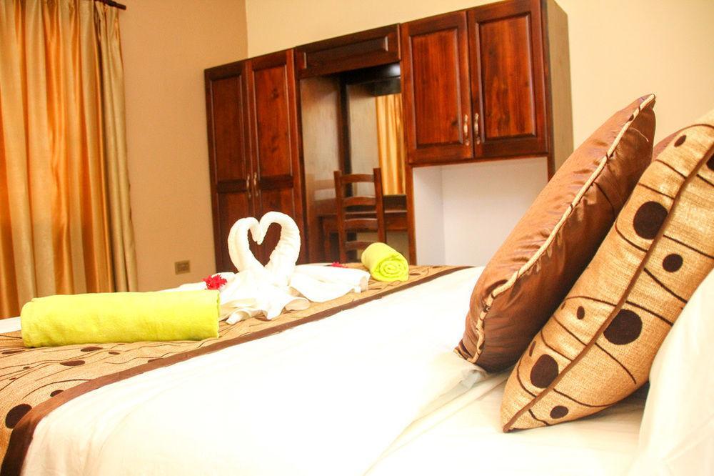 เช เบีย ลักซูรี วิลลา Apartment เบเซนต์แอนน์ ภายนอก รูปภาพ