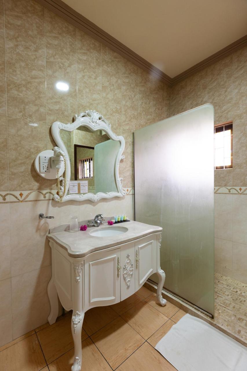 เช เบีย ลักซูรี วิลลา Apartment เบเซนต์แอนน์ ภายนอก รูปภาพ